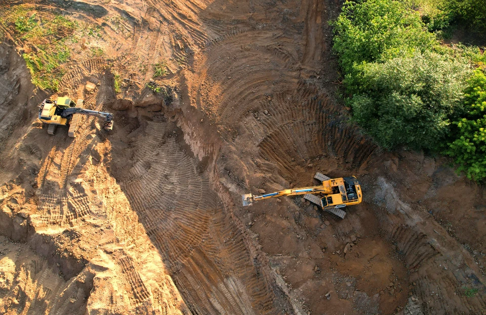Terrain constructible en cours de viabilisation dans lotissement résidentiel